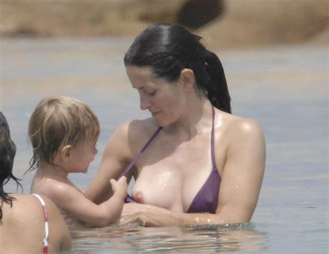 Naked Courteney Cox In Beach Babes