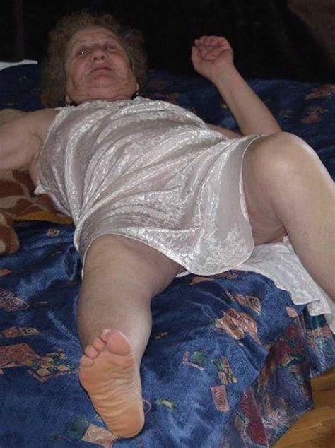 Old Granny Playing With Dildo Hard And Teasing Porn Pictures Xxx