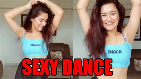 Watch Video Avneet Kaur S Hot And Sexy Dance Iwmbuzz
