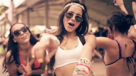 15 Things You Need To Know About Dating A Rave Girl Edm