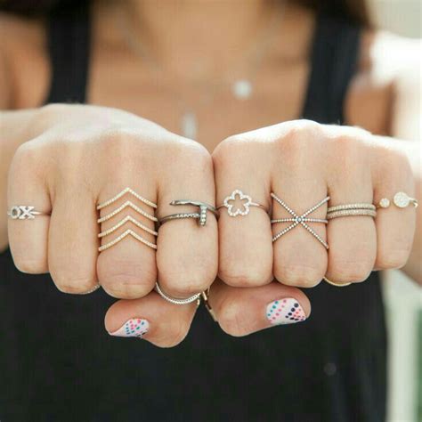 pin de richi natenadze em rings anel meio dedo acessórios prateados