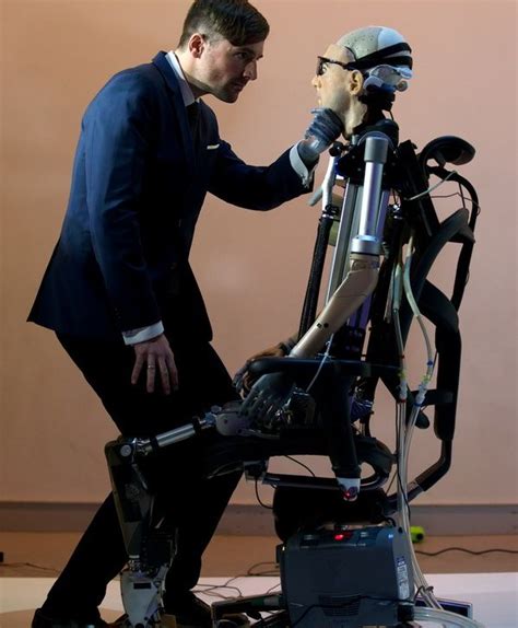 cel mai evoluat robot bionic un humanoid cu organe interne functionale la pret de 1 mil