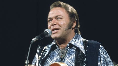 roy clark country guitar virtuoso  star  hee haw dead