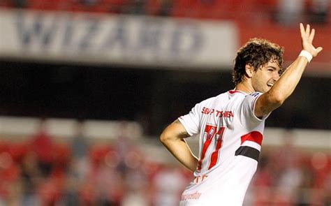 Alexandre Pato Ya Golea Con El Sao Paulo Fc Brasil Sport Es