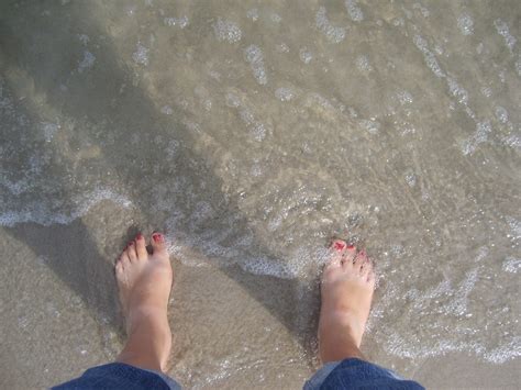무료 이미지 바닷가 바다 물 모래 웨이브 피트 다리 휴일 인간의 몸 맨발 기분 전환 비율