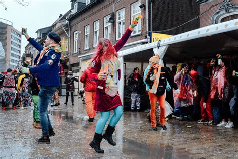 carnaval  tilburg coronapret en keiharde wind nrc