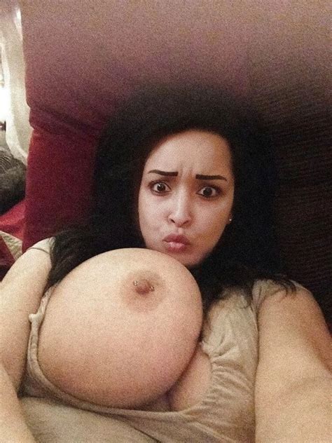 huge tits arabic wife nude selfies leaked 29 pics