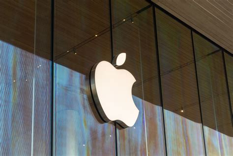 apple fatura  bilhoes  tem lucro de  bilhoes  seu terceiro trimestre fiscal de