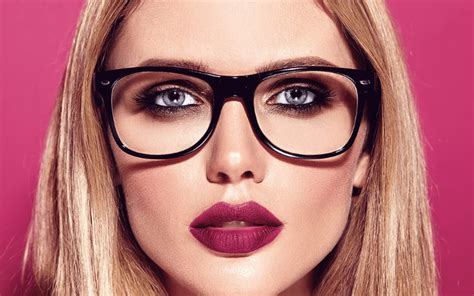 easy makeup tips for girls who wear glasses