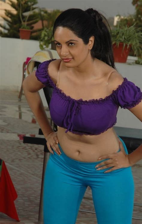 indian actress hot and unseen gallery actress jinal pandya hot cleavage show while doing excercise