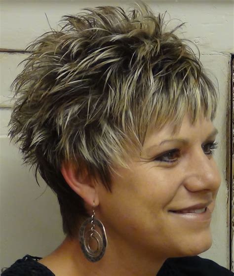 2021 Popular Spiky Gray Pixie Haircuts