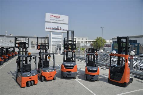 al futtaim toyota material handling  dhl sign long term contract   electric forklifts