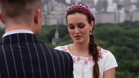 gossip girl kiss find and share on giphy