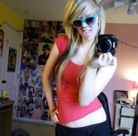 facebook s sexy fitness girls beautiful blonde teen babe self shot pics