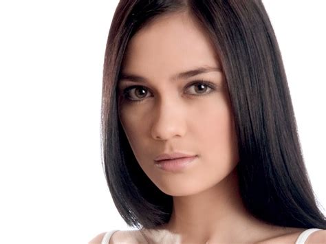 luna maya indonesian top actress and model her brief