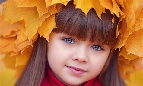 conheça a modelo russa de 6 anos que está sendo chamada de a criança