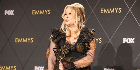 jennifer coolidge thanks all the evil gays in emmy acceptance speech