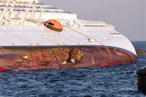 communicator costa concordia sinking   mediterranean sea