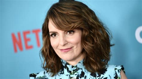 tina fey s daughter looks just like the comedienne