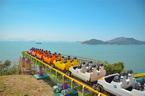 hong kongs ocean park dragon     attractions   removed  effort  relaunch park