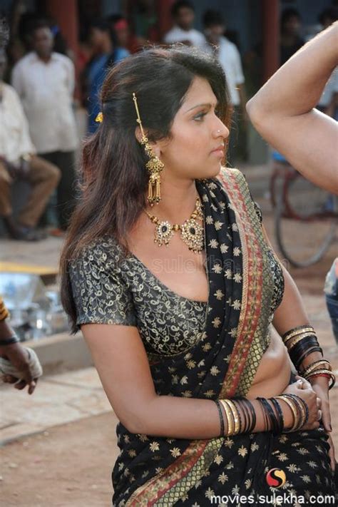 latest movies gallery mallu actress bhuvaneshwari new hot