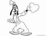 Goofy Coloring Heart Pages Holding Disneyclips Valentine Disney Duck Mickey Classic Printable Mouse Donald Minnie Daisy Funstuff sketch template