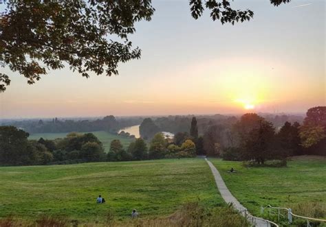 richmond hill  london dreamy riverside sunsets