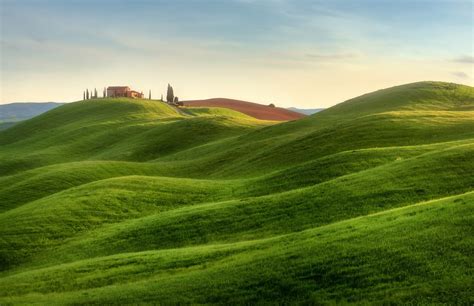 sfondi paesaggio italia collina natura erba campo verde