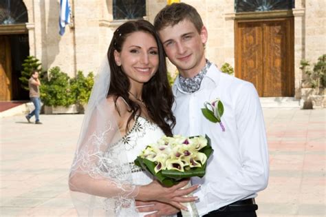 russian couples choose crete to get hitched
