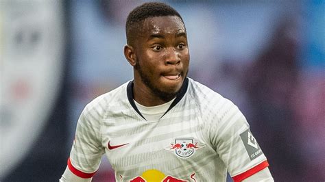 ademola lookman newcastle  preliminary discussions  loan deal