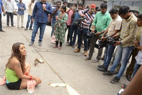 sri reddy strips in public to protest against alleged sexual harassment in tollywood the news