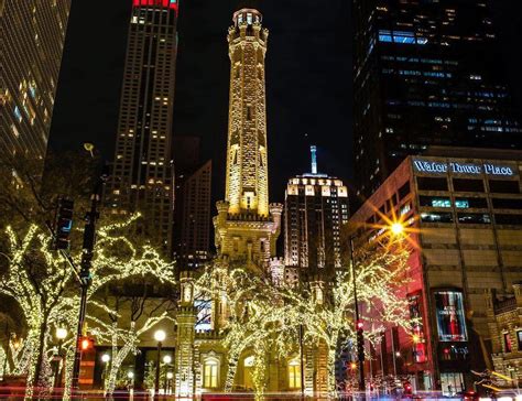 christmas lights  chicago december  urbanmatter