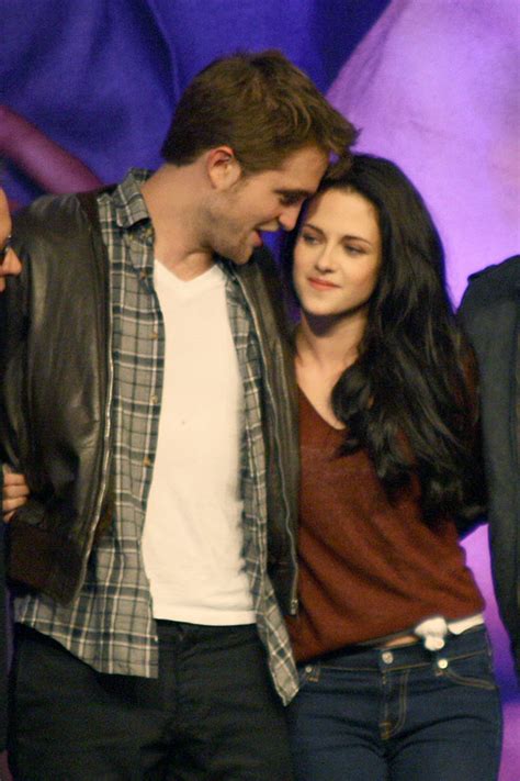 Robert Pattinson And Kristen Stewart In Fake Relationship — Love Is Real