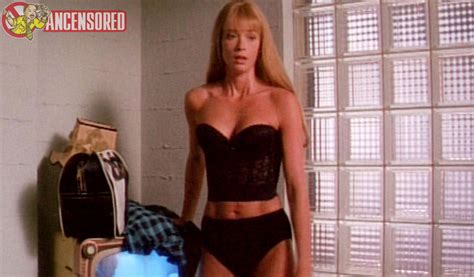Lauren Holly Nude Pics Page 2