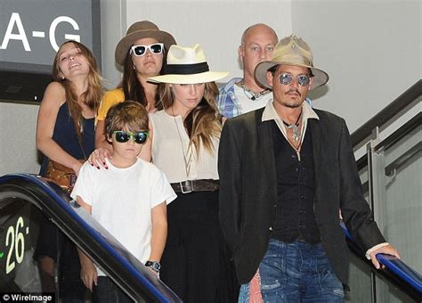 johnny depp and amber heard s iphone bust up sparked by a fight over dying mother daily mail