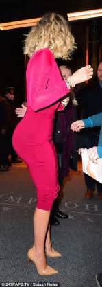 khloe kardashian displays her pert bum on the promo trail in new york daily mail online