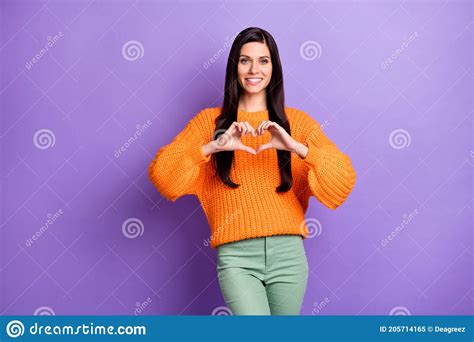 Photo Portrait Of Brunette Girlfriend Showing Heart Shape With Fingers