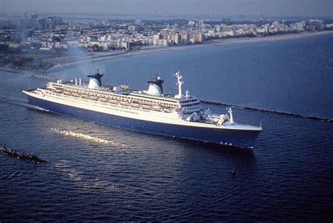 fleet retrospective norwegian cruise lines  vessel lineup