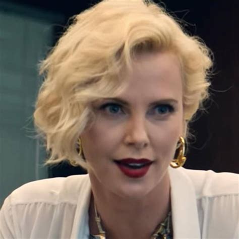 charlize theron got depressed after gaining 50 pounds for