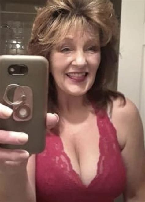 sexy gilf milf and cleavage 82 pics xhamster