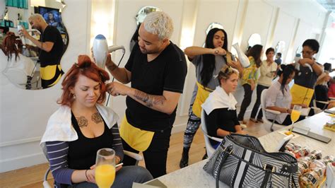 blow dry bars   thriving industry disrupting  salon business