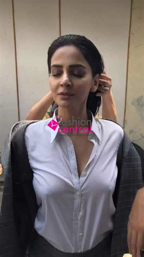 saba qamar hot new look for a fashion shoot is making a lot of heads turn