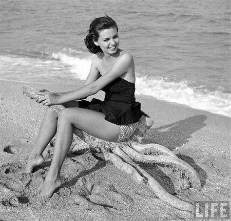 throwback thursday 1950s beach beauty lela london