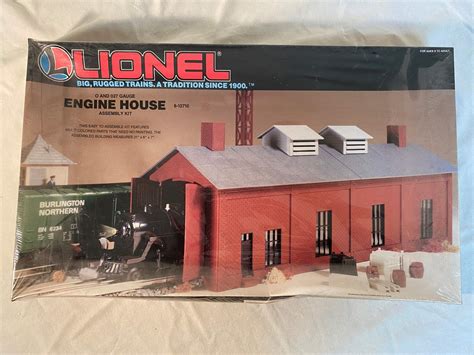 lot  lionel engine house   model kit    guage bay