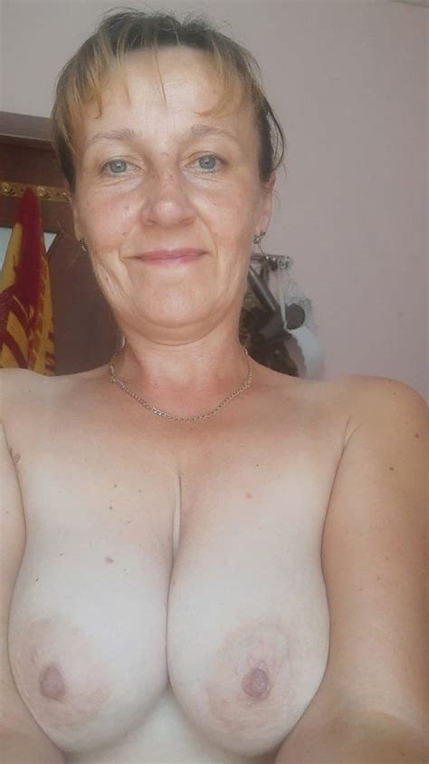 mature with saggy tits ambersi