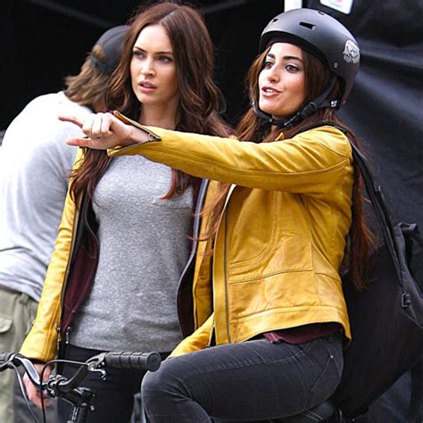 megan fox and sexy body double hunker down on nyc turtles set e online