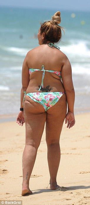 geordie shore s sophie kasaei flaunts her curves in bikini daily mail online