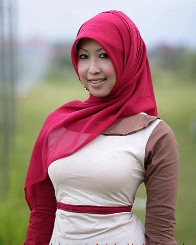 Jilbab Ketat Tante Muda Berdada Super Montok Hot Foto Cewek Cantik