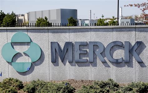 longtime merck ceo ken frazier  retire