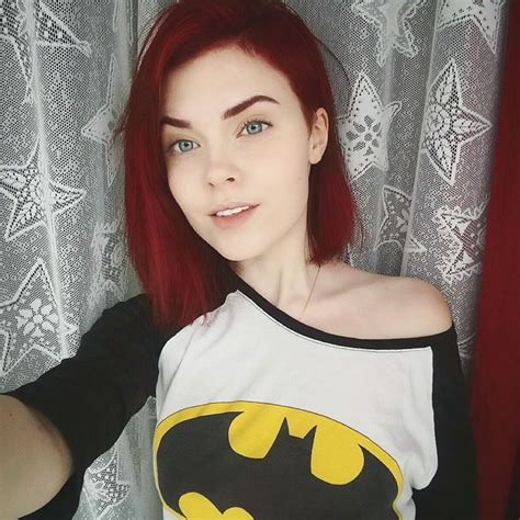 this russian teen can transform herself into any character 》 her beauty